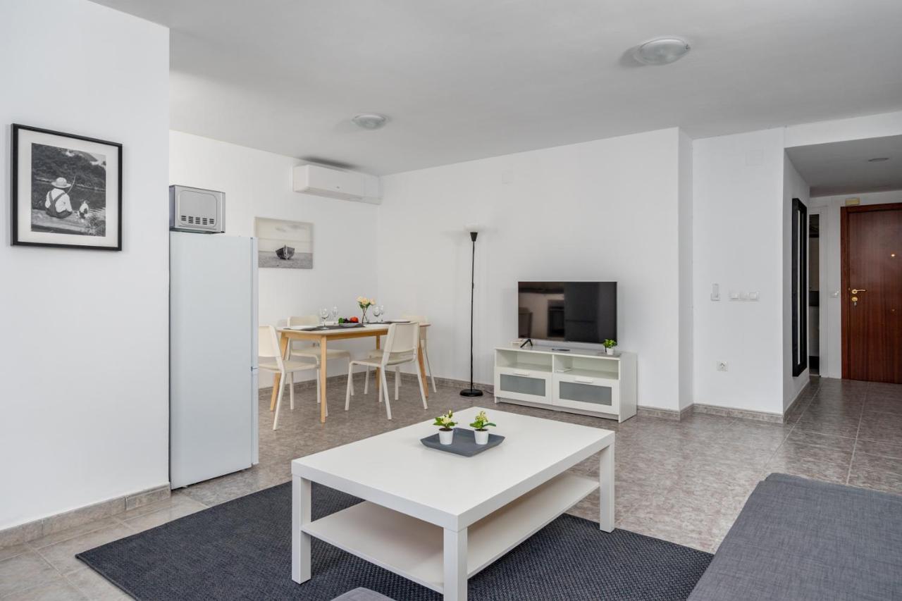 Flat With Pool In By Costarentals - Ref 171 *